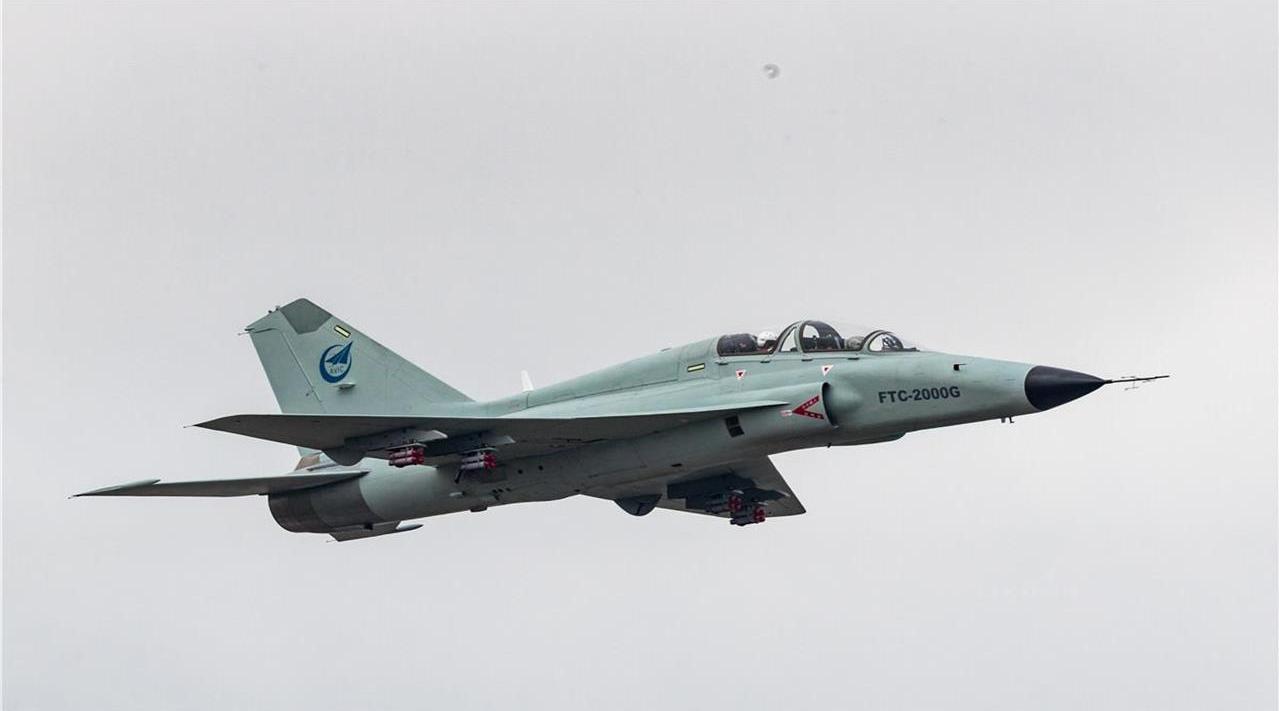 国产山鹰战机销量大增,为何如此物美价廉?
