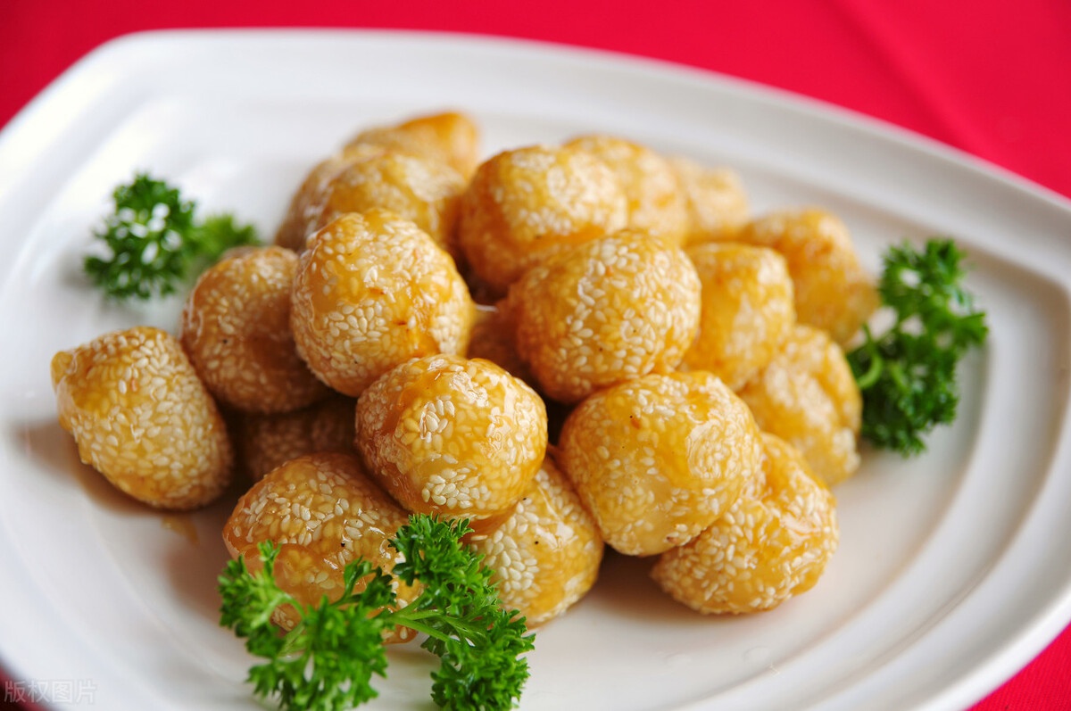 炸汤圆时记住1煮2裹3炸汤圆外酥里嫩不开裂