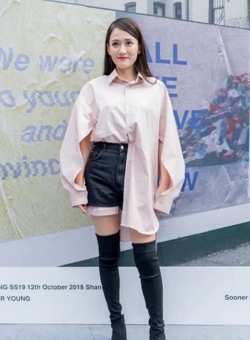 陈乔恩到中年也不发福,剪空气刘海似少女,“女神”真不是白叫的休闲区蓝鸢梦想 - Www.slyday.coM 陈乔恩到中年也不发福,剪空气刘海似少女,“女神”真不是白叫的休闲区蓝鸢梦想 - Www.slyday.coM