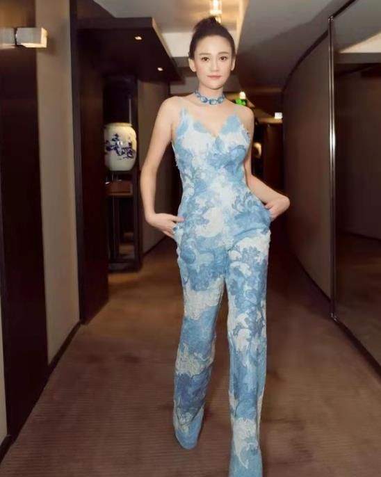 陈乔恩到中年也不发福,剪空气刘海似少女,“女神”真不是白叫的休闲区蓝鸢梦想 - Www.slyday.coM 陈乔恩到中年也不发福,剪空气刘海似少女,“女神”真不是白叫的休闲区蓝鸢梦想 - Www.slyday.coM