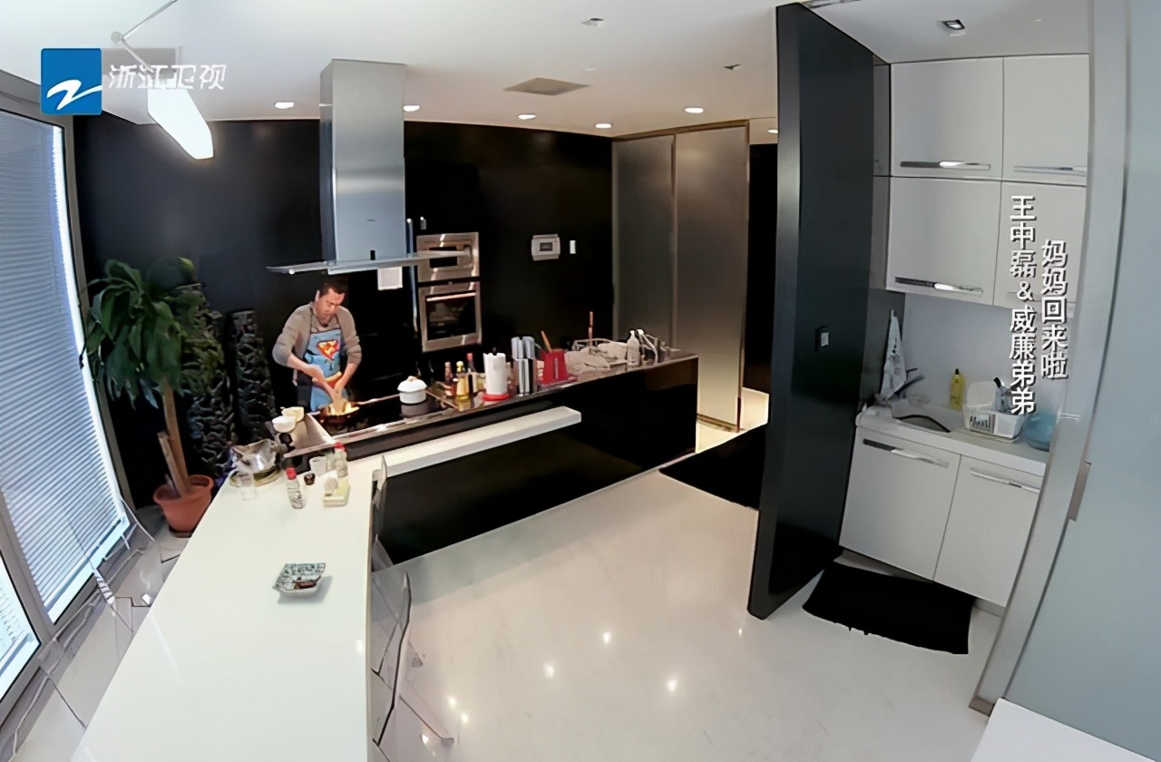 王中磊家电梯入门一进门就是金钱的味道