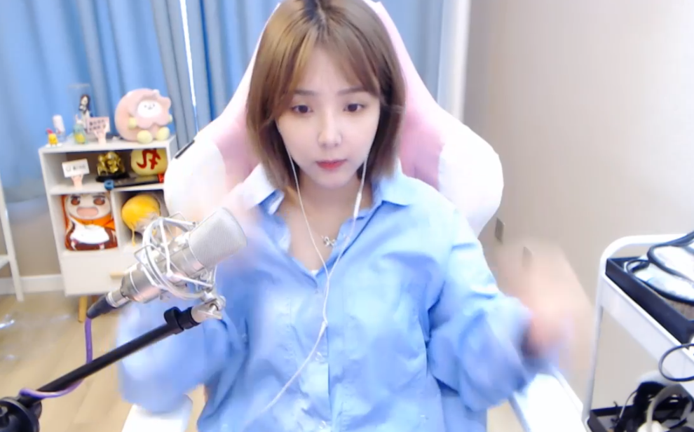 showmaker的御用翻译萝卜会全程ob比赛,还有雨薇,kris也会参与解说