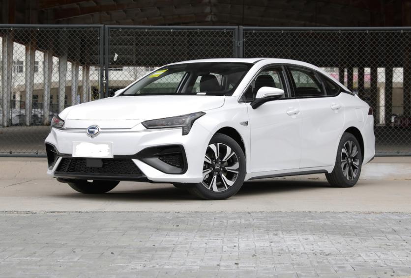 广汽埃安aion s上市 续航里程为460km-新浪汽车