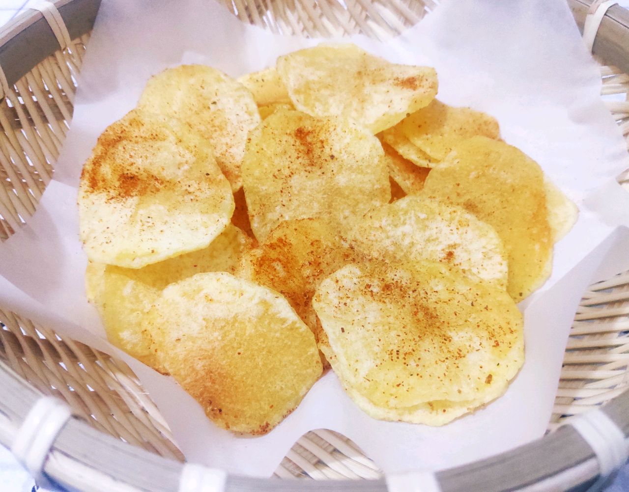 自己做了一盆,简直越吃越上瘾椒盐薯片的用料土豆1个,调味粉适量椒盐