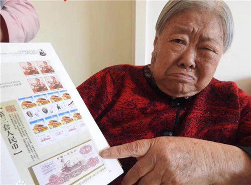 她11岁嫁表哥,因长得太美被印在人民币上,活到90岁,你或许认识|梁军