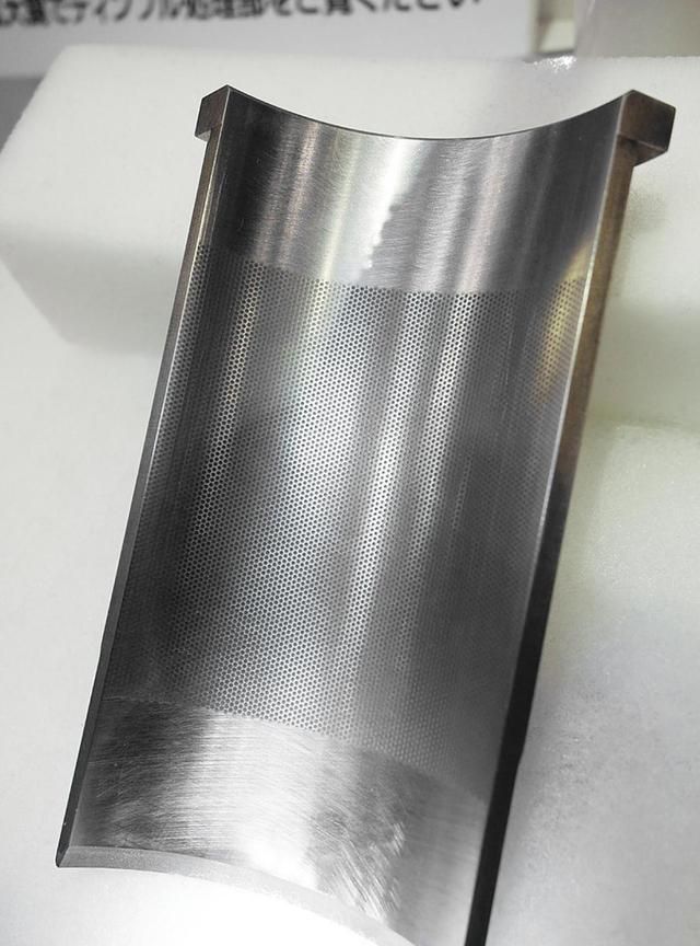 发动机气缸套防止燃烧泄漏磨损和低阻力的新结构