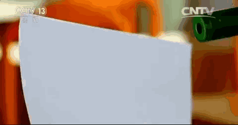 10岁男孩往井盖里扔鞭炮，瞬间爆炸，炸飞5米外……休闲区蓝鸢梦想 - Www.slyday.coM