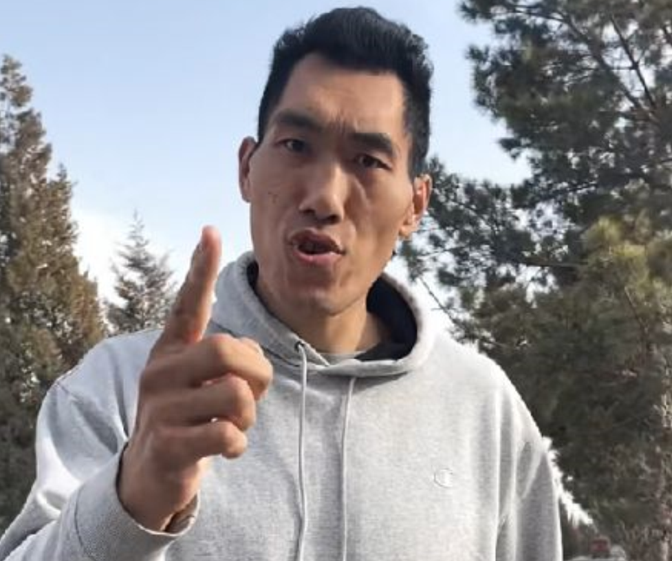 中国巨兽董泰山怒了:方便你啥也不是,你黑了我,赶紧给观众澄清