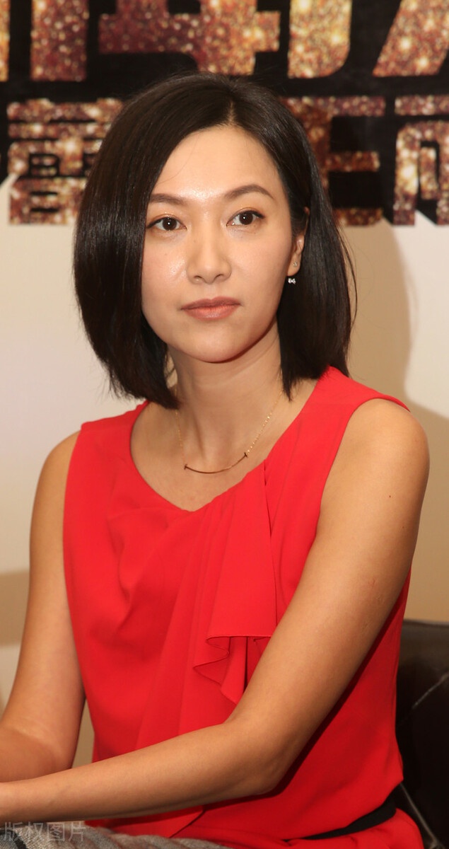 徐静蕾如今年过40岁了喜欢这种精致的美