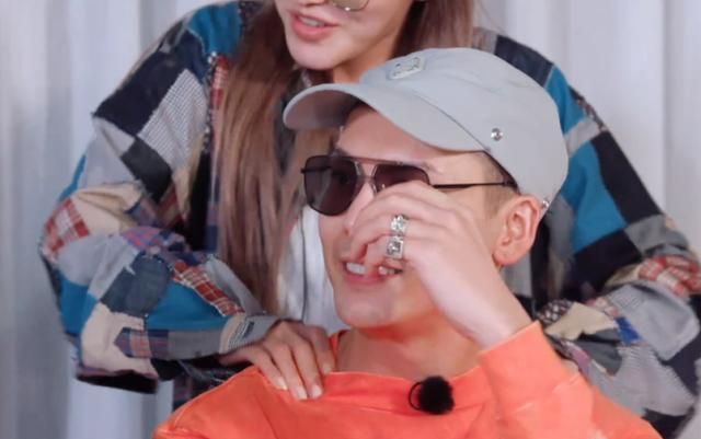 周扬青离开节目时陈伟霆眼中的不舍是藏不住的这是动情了