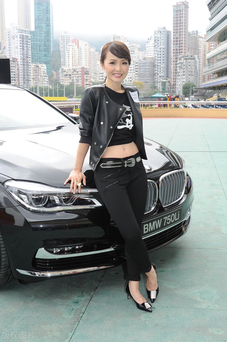 甄子丹的妹妹甄子青, 太显年轻了