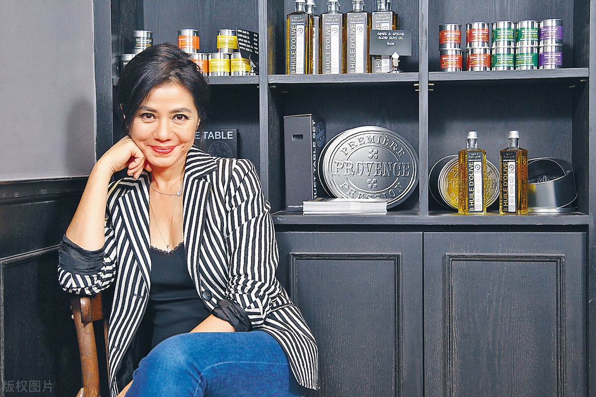 钟楚红60岁了太显年轻了