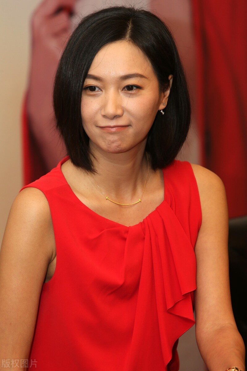 徐静蕾如今年过40岁了喜欢这种精致的美