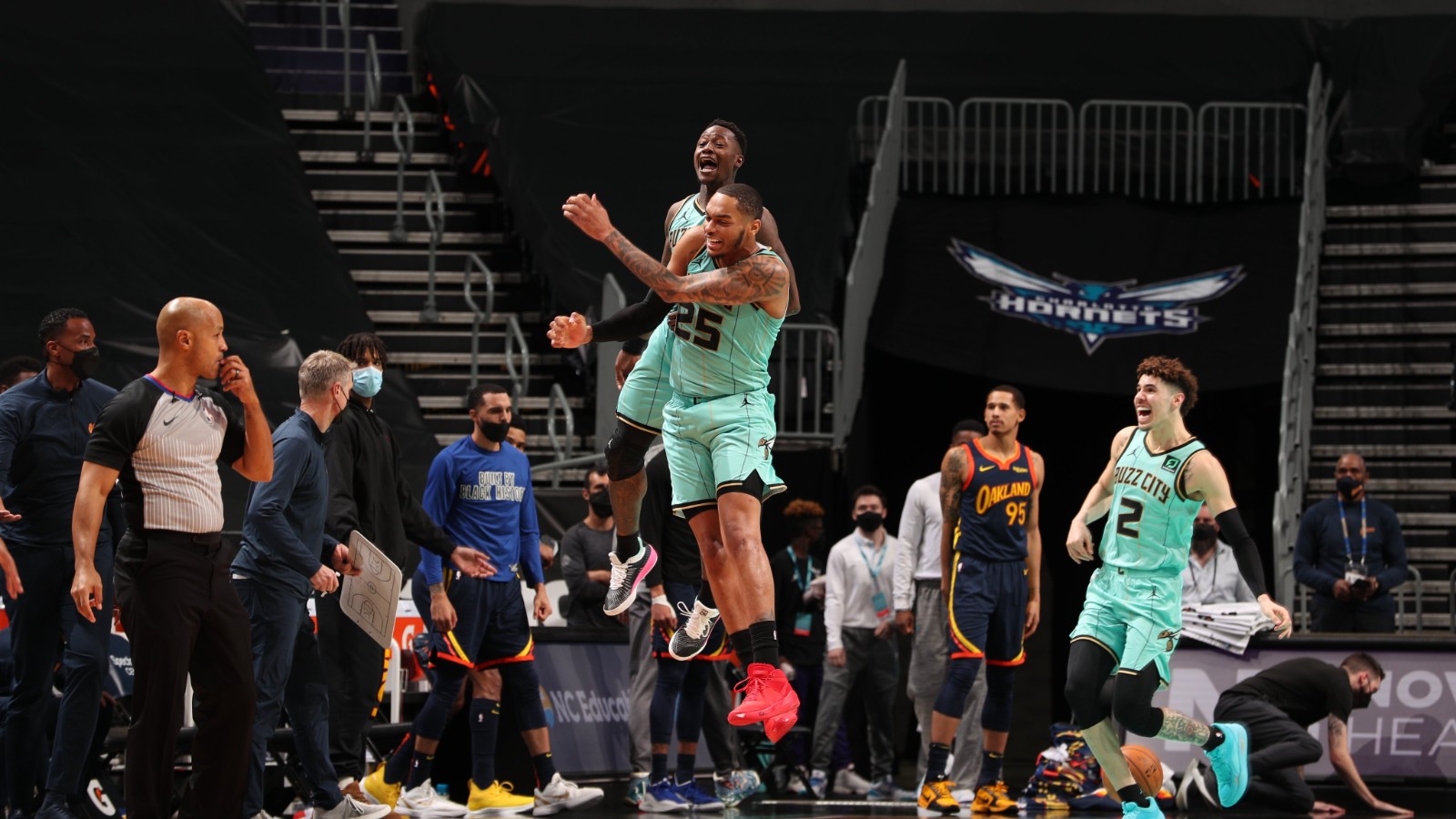 单场2次压哨,末节20分!罗齐尔36分绝杀勇士,乔丹没看错人