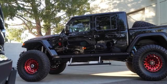 850马力的强劲动力,吉普角斗士,霸道的越野卡车