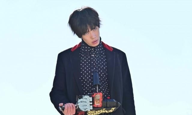 假面骑士圣刃:飞羽真暴走,原始龙形态秒杀一切|尤里