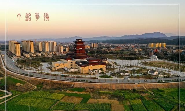 阳光和煦油菜花开带你在铅山城中看油菜花