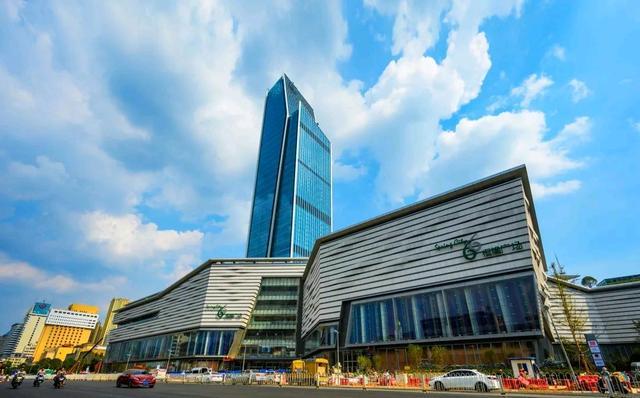 昆明"高档"的商场,有近百家首店