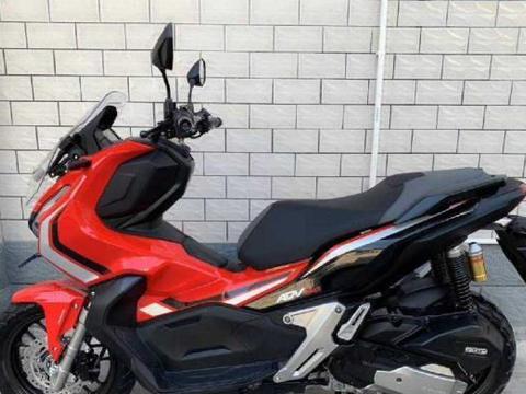 本田新款adv150一万元出头,搭载ess警示功能,起步14马力