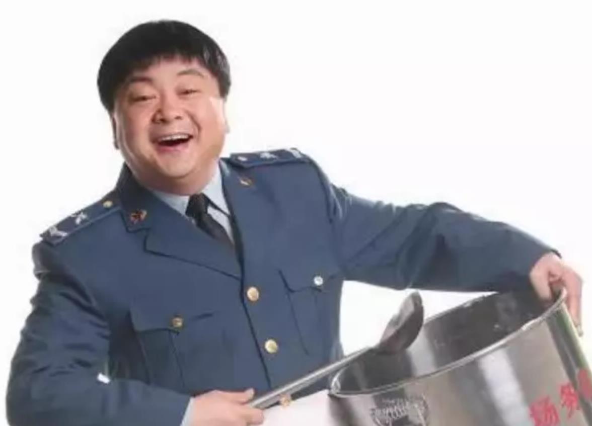 个要说的人就是洪洋,其实他的来头不小,爸爸是著名的老戏骨演员洪剑涛