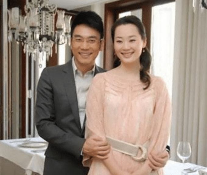 靠第一任老婆走红靠第二任老婆发家致富今48岁成亿万富翁