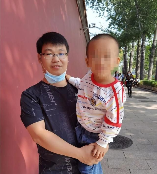 河南安阳一男子过年返乡,为救落水女孩不幸遇难,享年37岁