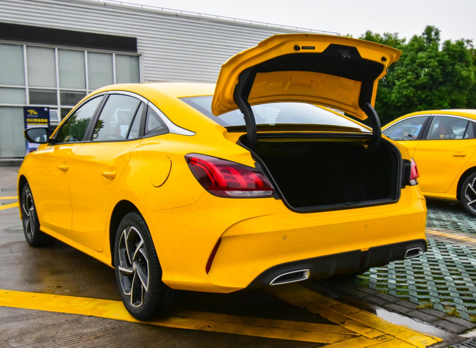 不到9万的1.5t名爵5青奢豪享版,真值得买吗?-新浪汽车