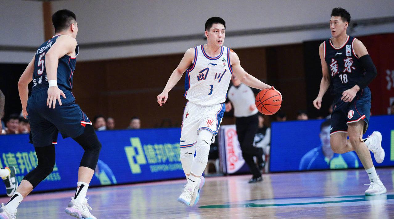 为您推荐: 杨鸣打篮球的男孩也太帅了吧 cba颜值天花板~ 为您推荐