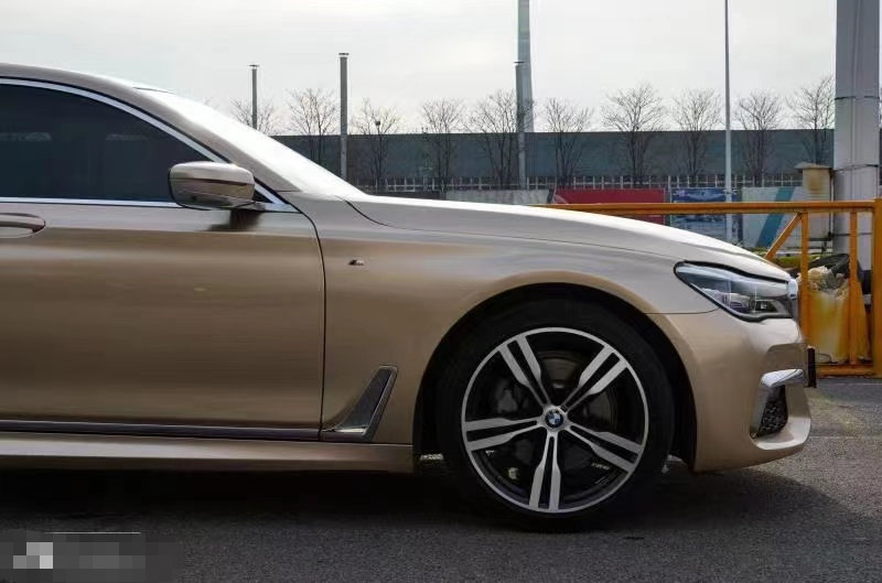 改色香槟金色的宝马730li 仿佛让我遇到了爱情