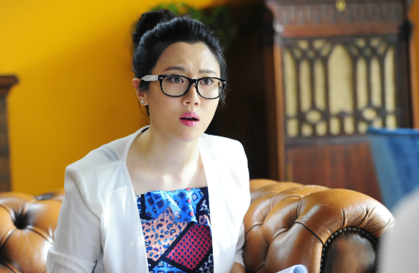 宋丹丹儿子与大7岁媳妇晒日常,互抢零食直接搭肩,特殊称呼好甜