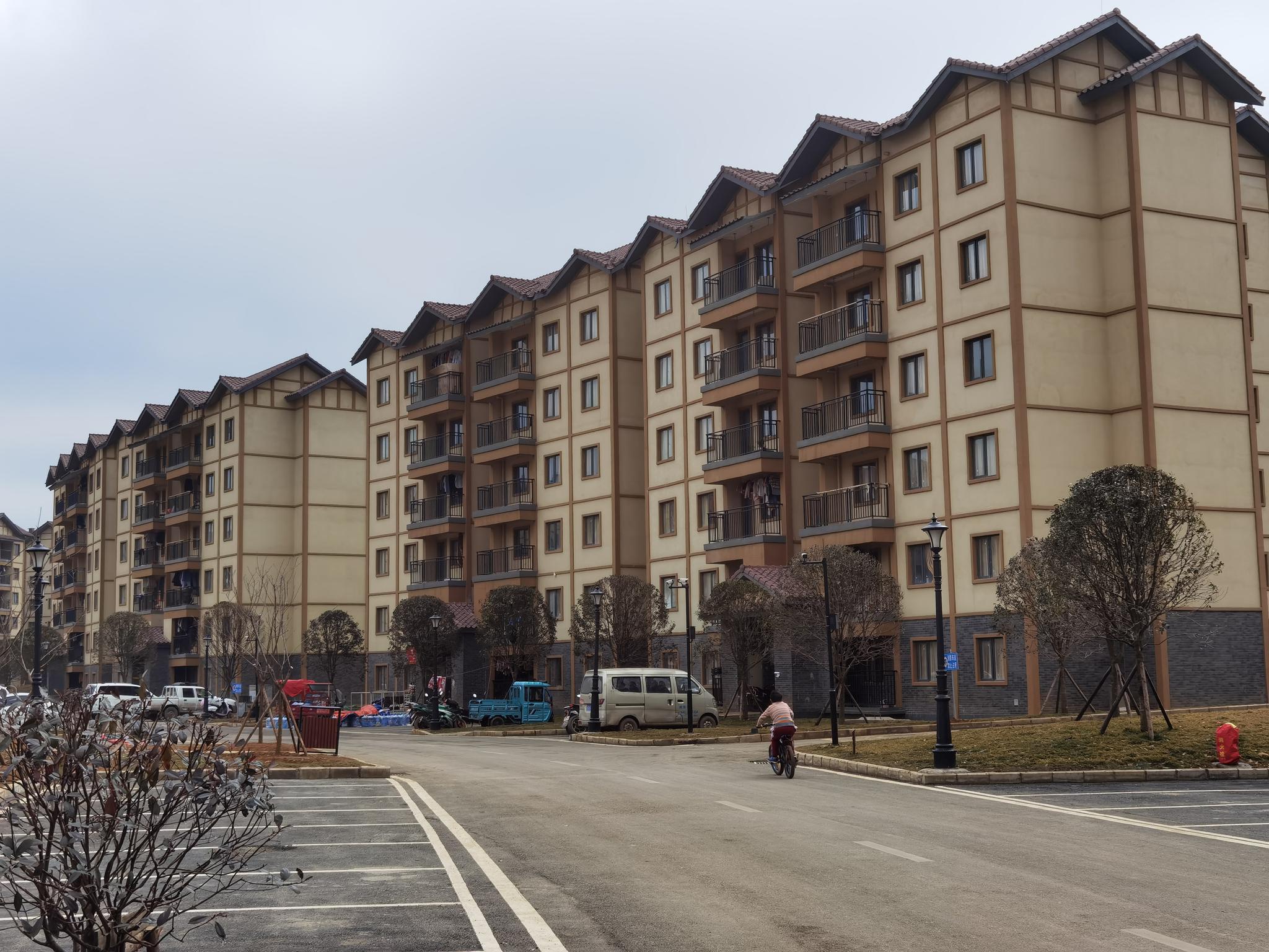 省威宁彝族回族苗族自治县开华街道开华家园易地扶贫搬迁安置小区一瞥