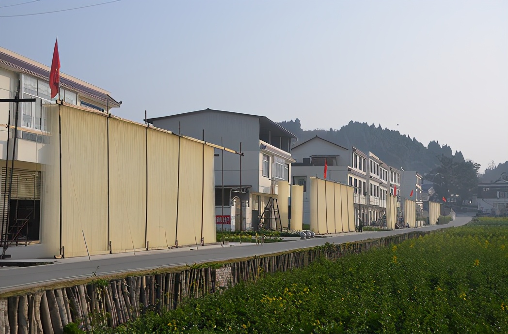 新春伊始四川中江挂面一展它4米多高的挺拔身姿