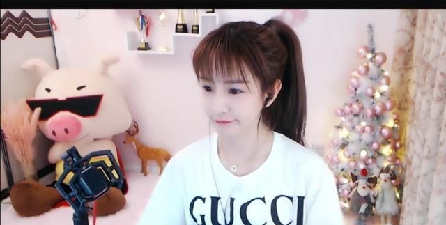 刘一手董莹莹云南登山!王小源海南乘游艇出海!