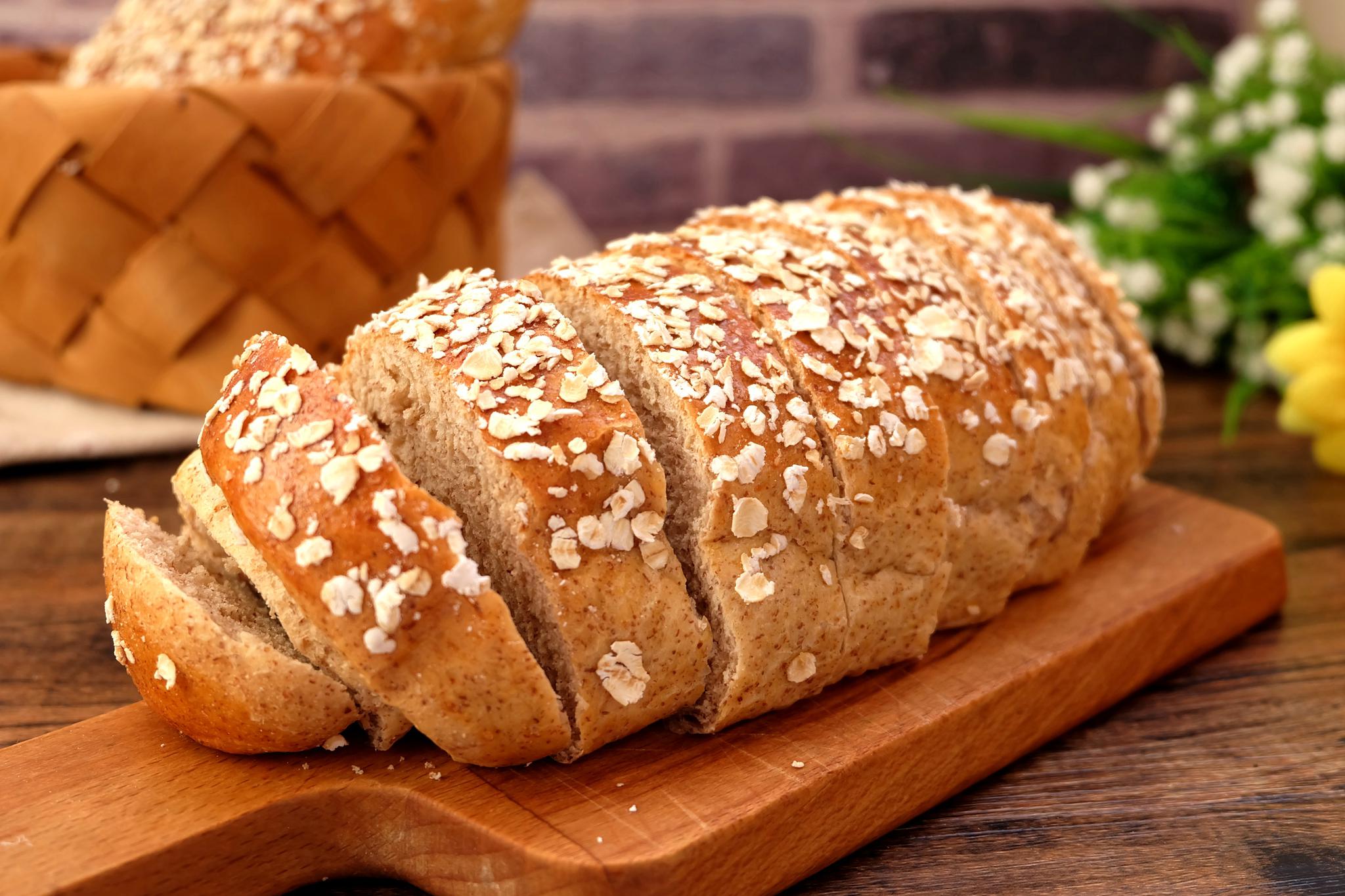 健康口感香软,大人孩子都爱吃,做法不难|全麦面包|揉面|麦粉_新浪新闻