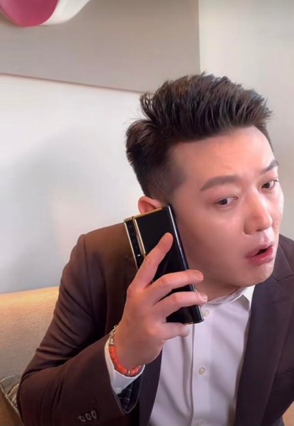 前湖南台主持人田源买新车?放弃开百万豪车,转买小摩托才2千元