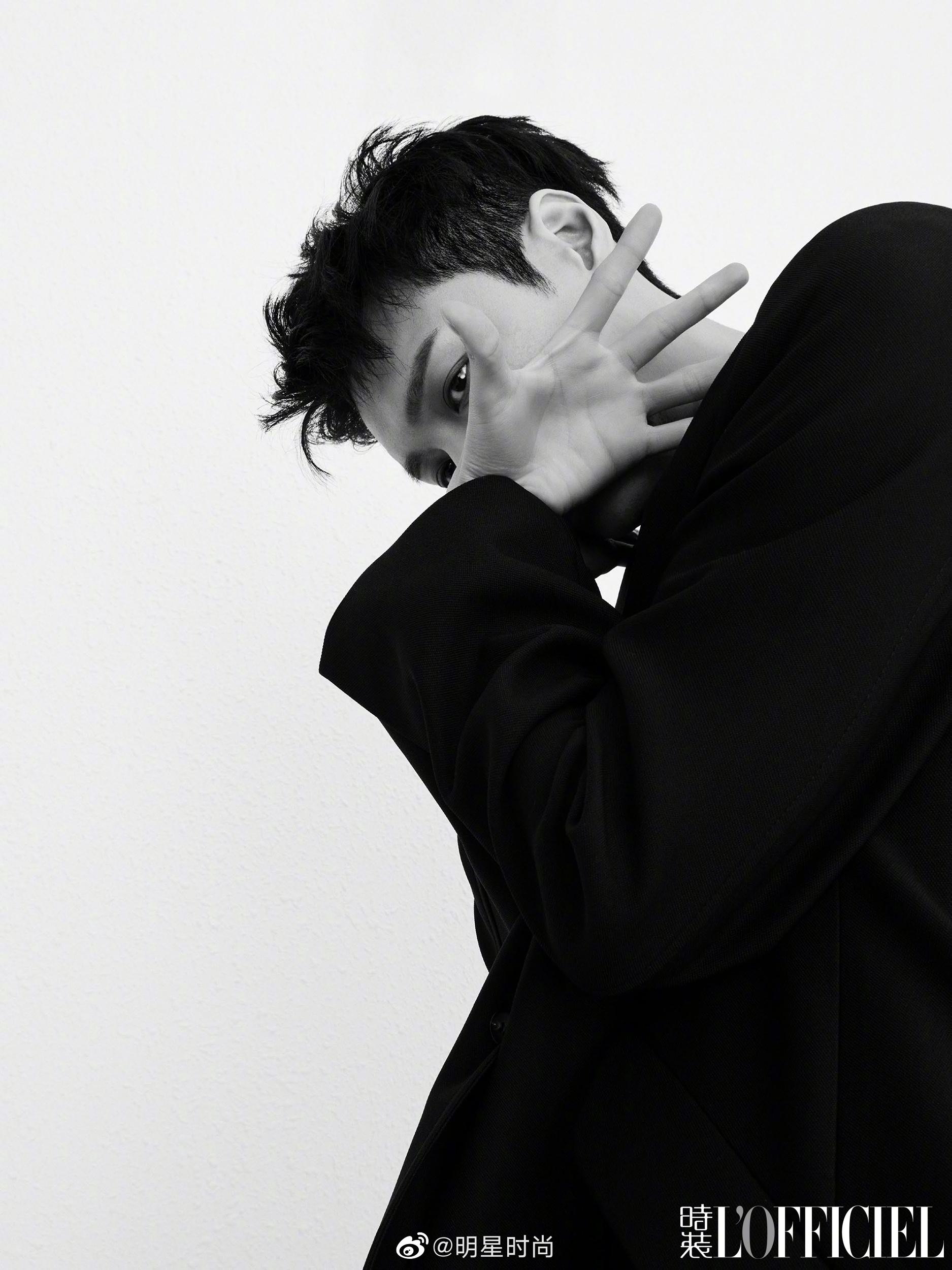 张艺兴登上时装lofficiel三月刊封面大片