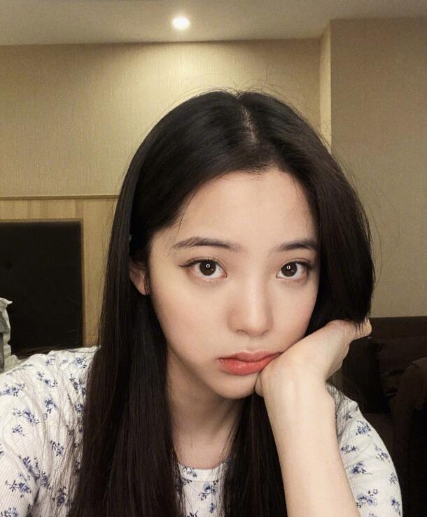 欧阳娜娜直言上学时情书收到手软本以为在吹牛看到校服照我信