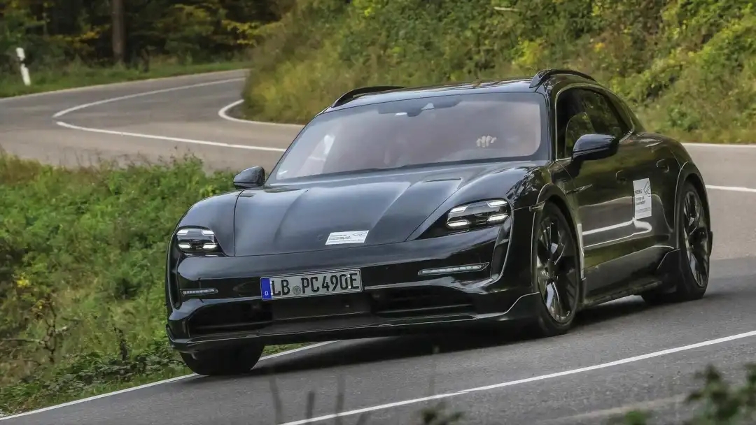 保时捷taycan也出猎装,造型更帅,网友:可惜还是个电动车-新浪汽车