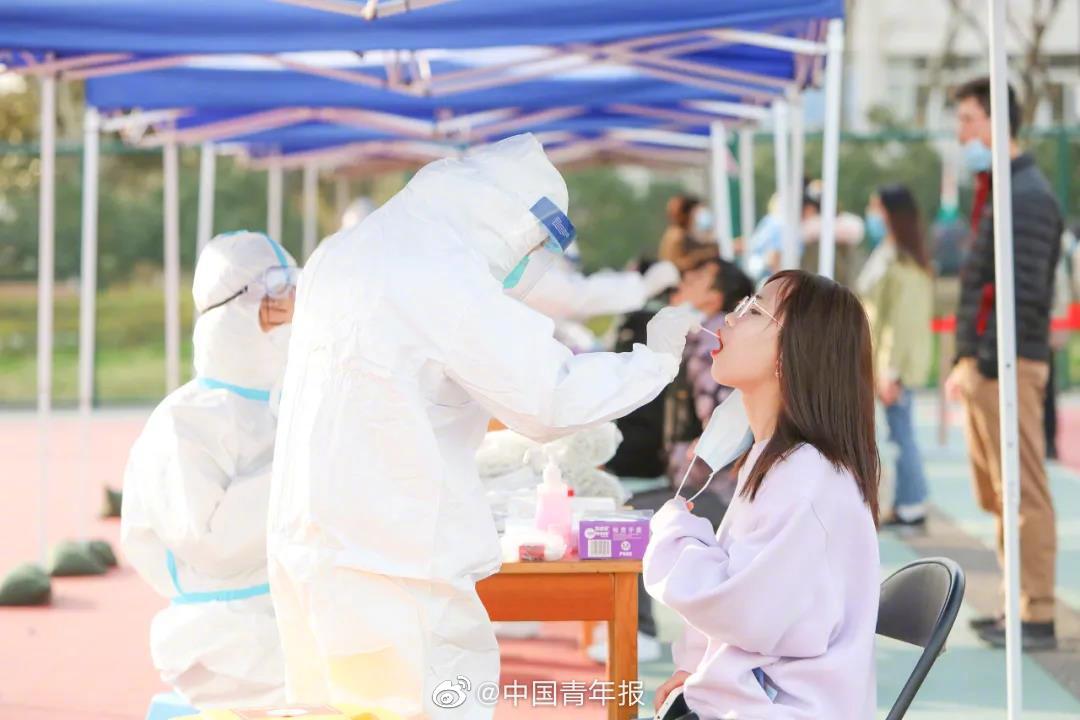 部分高校返校后大规模核酸检测！现场航拍休闲区蓝鸢梦想 - Www.slyday.coM