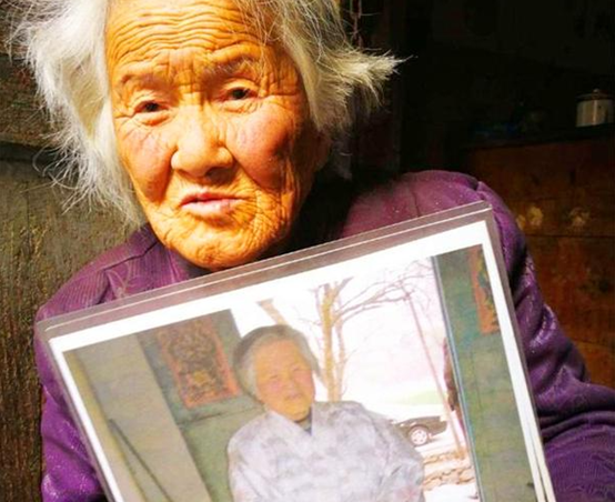 陕西90岁老奶奶,生前拒绝上户口,临死前拿出一张照片,揭露身份|王玉兰
