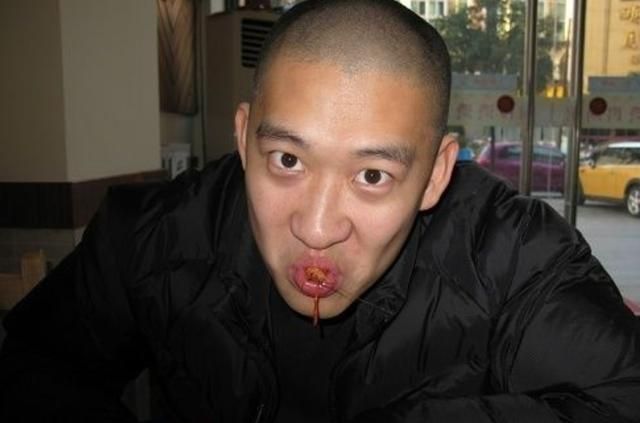 曹云金晒做菜视频,被吐槽脏乱差,网友:这就是背叛的下场!休闲区蓝鸢梦想 - Www.slyday.coM 曹云金晒做菜视频,被吐槽脏乱差,网友:这就是背叛的下场!休闲区蓝鸢梦想 - Www.slyday.coM