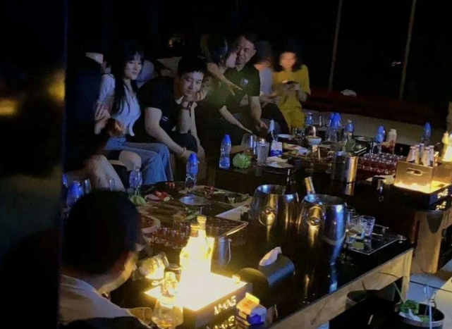 网曝baby与黄晓明出席同一活动，却拒绝同框，座位也要离远点休闲区蓝鸢梦想 - Www.slyday.coM