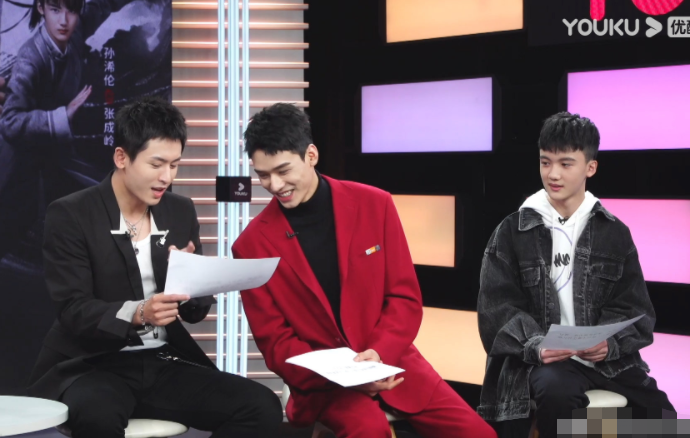 《山河令》温客行夸周子舒被翻白眼,见面会龚俊教学张哲瀚说方言