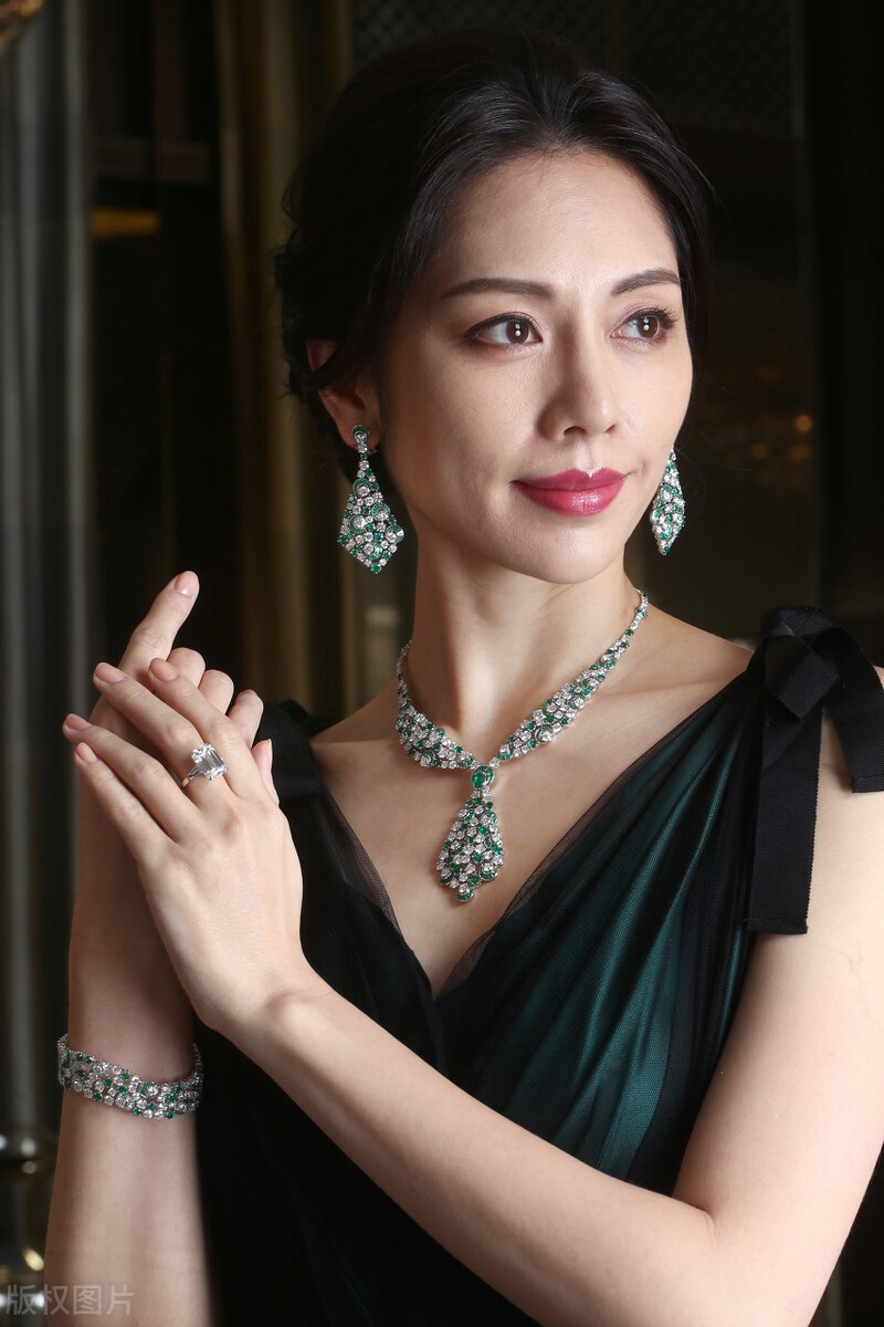 名模李晓涵很有东方韵味