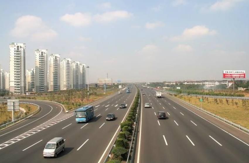 长三角最繁忙的高速公路双向八车道繁忙度能跟广深高速相比