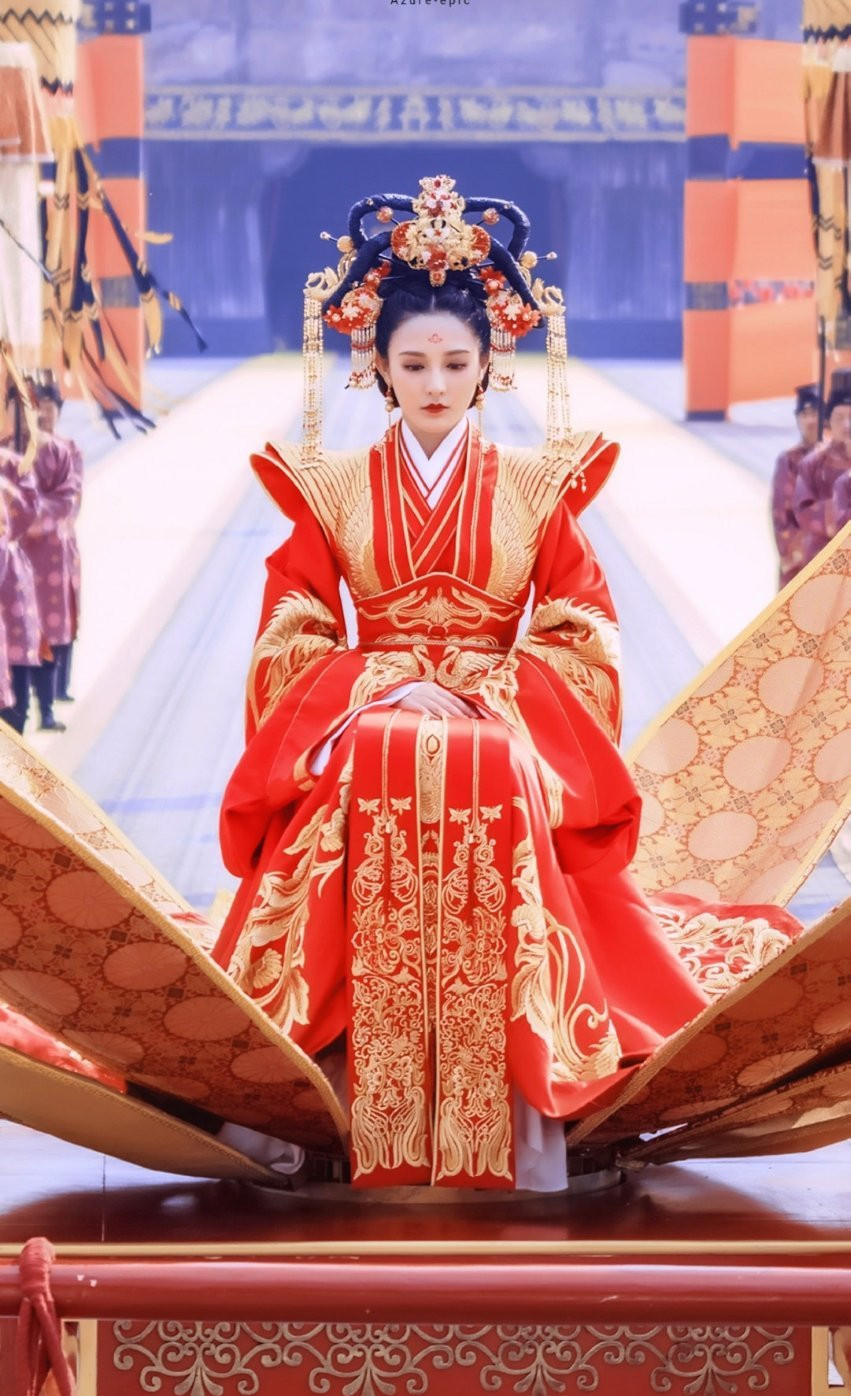 十里红妆凤霞披,女星穿古装嫁衣的样子你觉得谁最美!