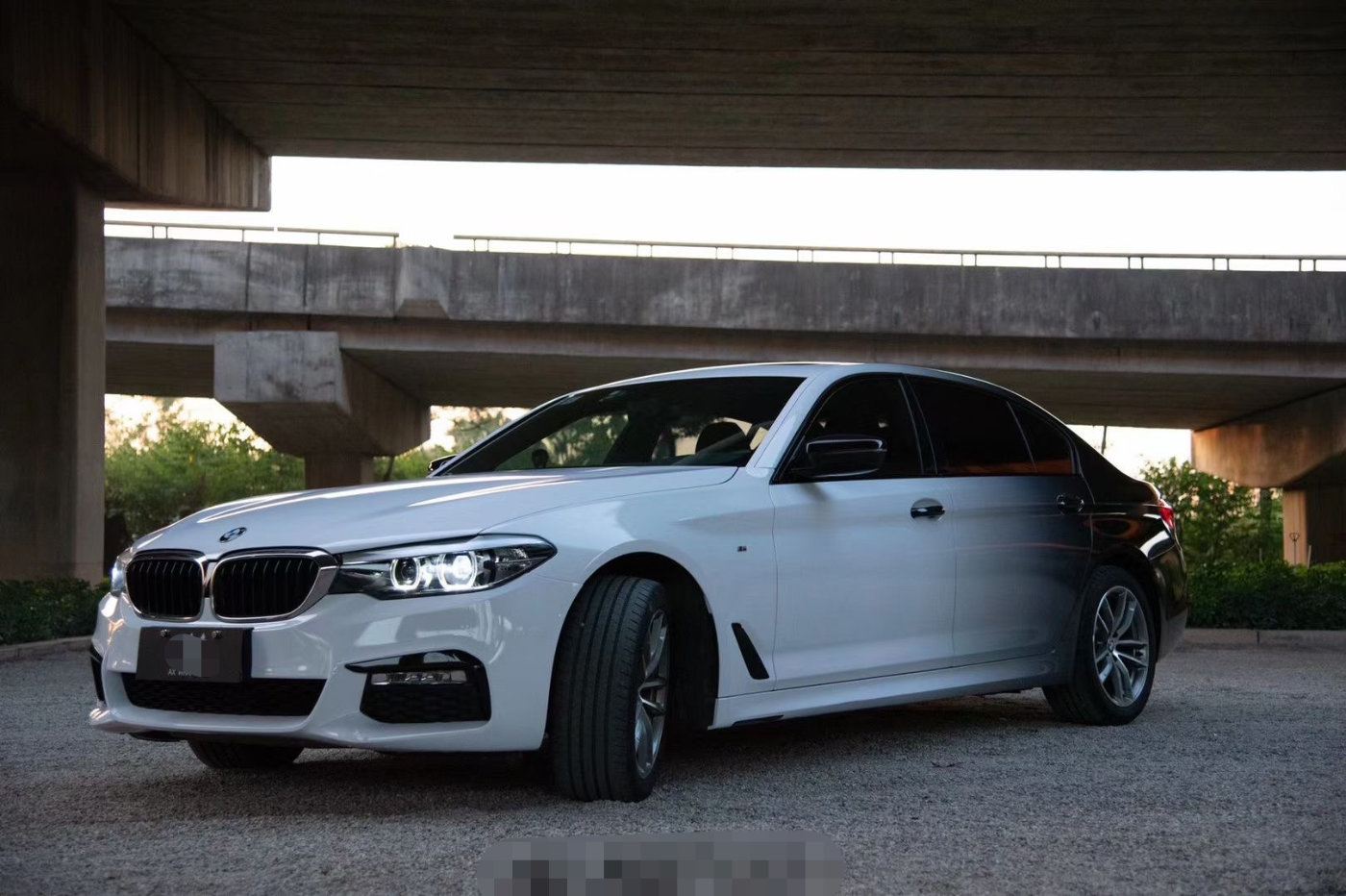 宝马525li改色黑白渐变 就是这样的低调暴躁-新浪汽车