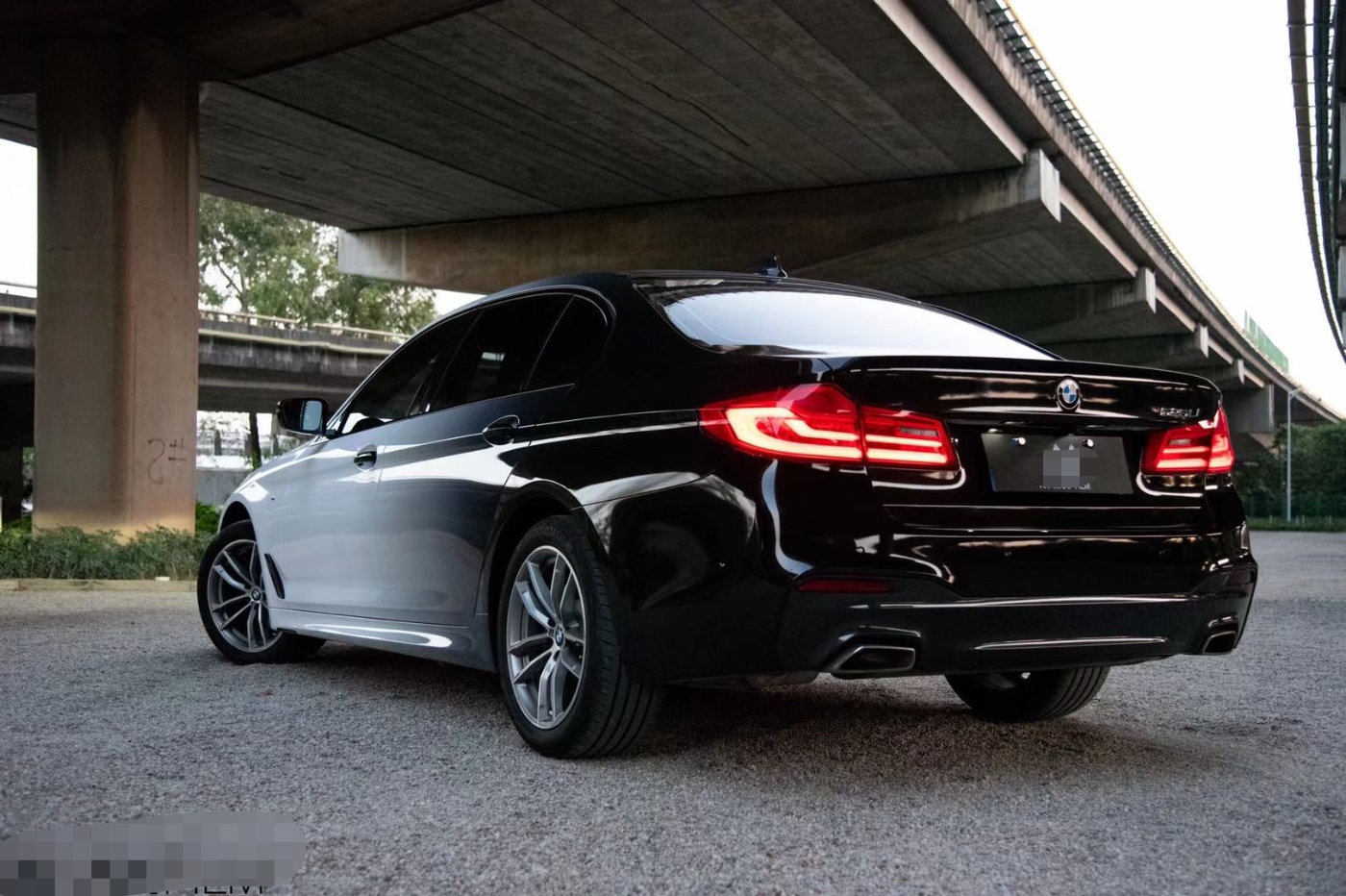 宝马525li改色黑白渐变就是这样的低调暴躁