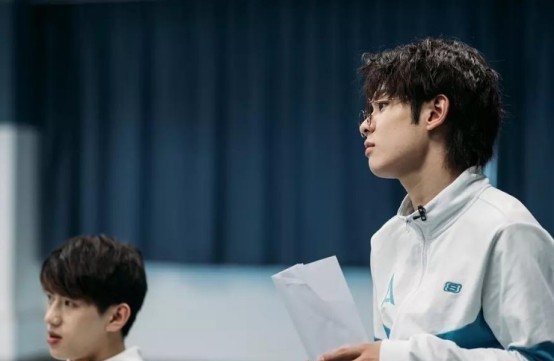 综艺《创造营2021》,就赞多这实力,在隔壁街舞节目也是顶级