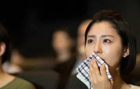 心理测试:哪个女孩会忍住不哭?测你在感情中的忍受指数有多高